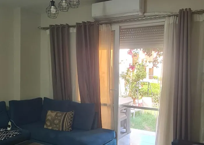 Apartment غرفتين ارضي بجنينه على البسين مباشرة وفيو بحر بقرية كورنادو مارينا السخنة للعائلات فقط او جروب بنات