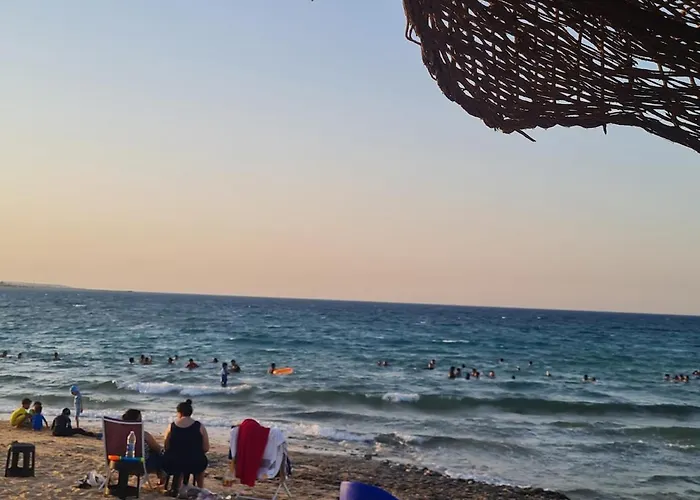 Apartment غرفتين ارضي بجنينه على البسين مباشرة وفيو بحر بقرية كورنادو مارينا السخنة للعائلات فقط او جروب بنات *